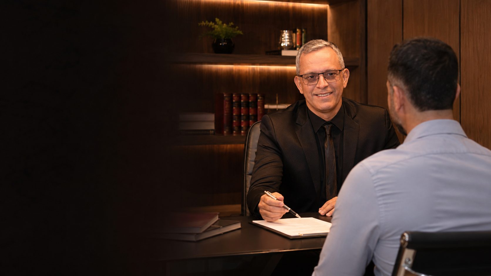 Dr. Floriano Carmo em atendimento a cliente